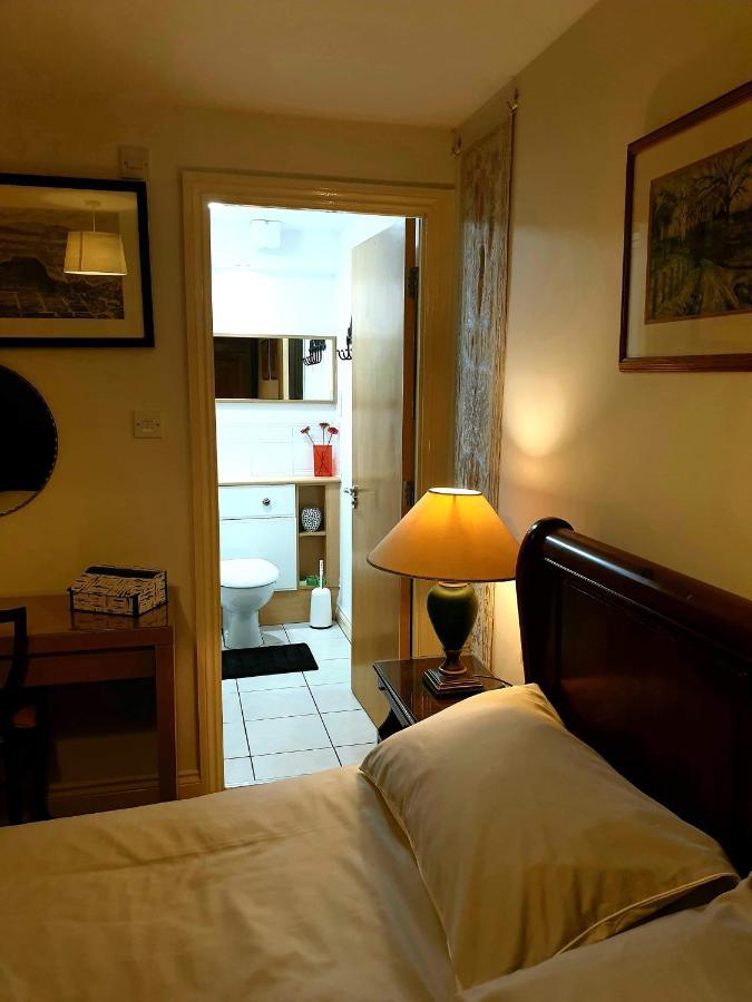 Central En-Suite Room エディンバラ エクステリア 写真